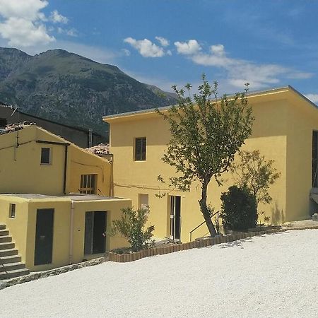 Lake Retreat - Maiella Apartment - Beautiful Lake And Mountain Views Casoli  Εξωτερικό φωτογραφία