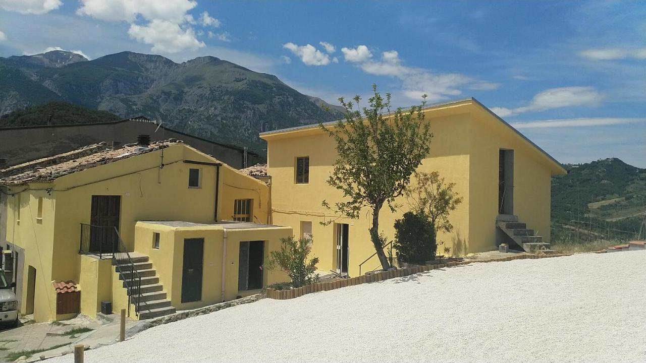 Lake Retreat - Maiella Apartment - Beautiful Lake And Mountain Views Casoli  Εξωτερικό φωτογραφία