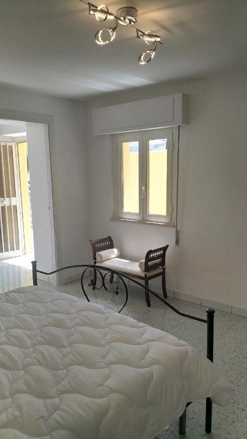 Lake Retreat - Maiella Apartment - Beautiful Lake And Mountain Views Casoli  Εξωτερικό φωτογραφία